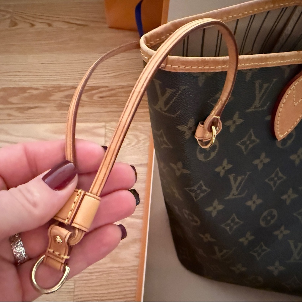 Louis Vuitton Monogram Tote Bag - Brown - Picture 9 of 13